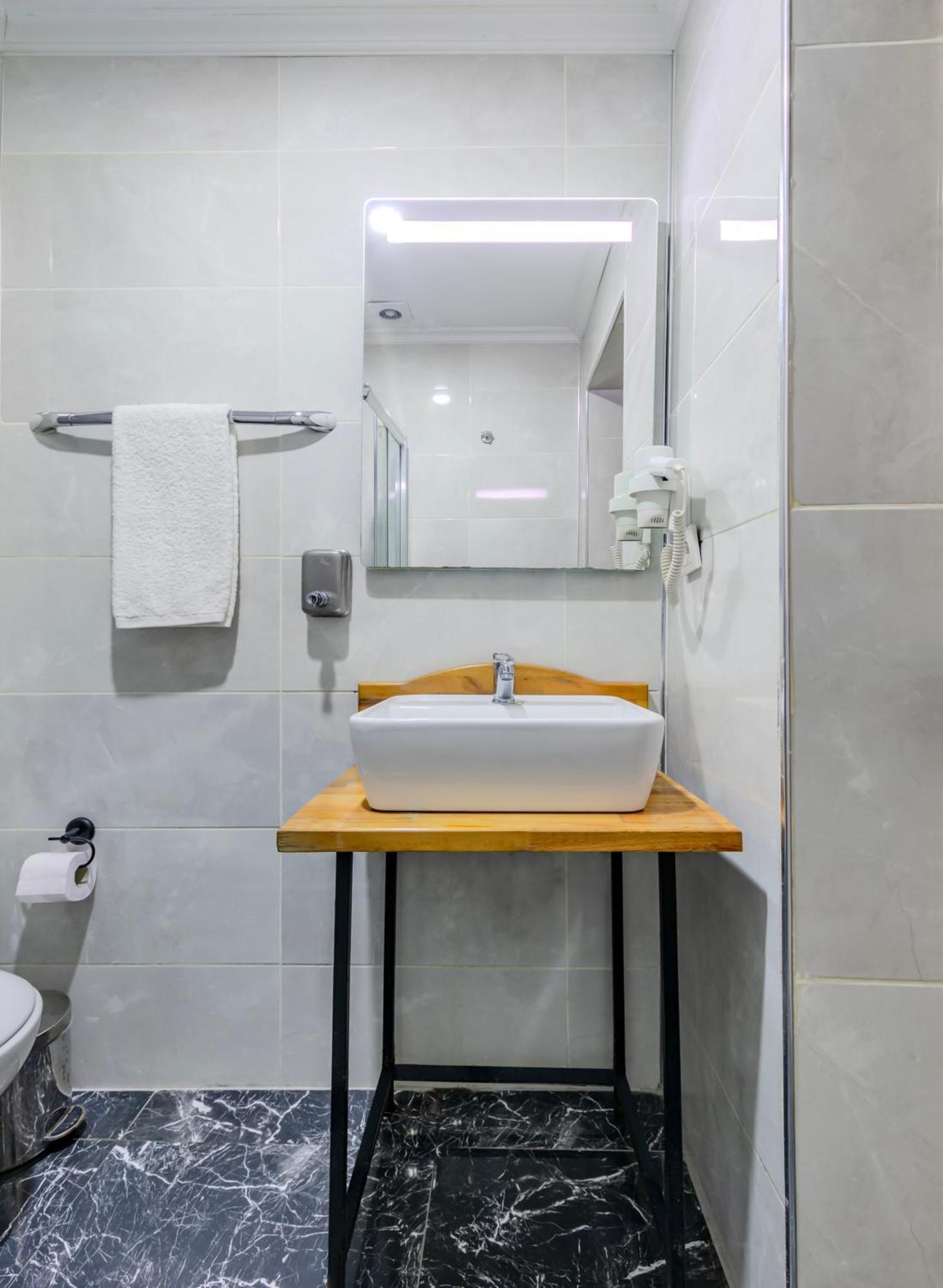 La Pazza Suites Istanbulská provincie Exteriér fotografie
