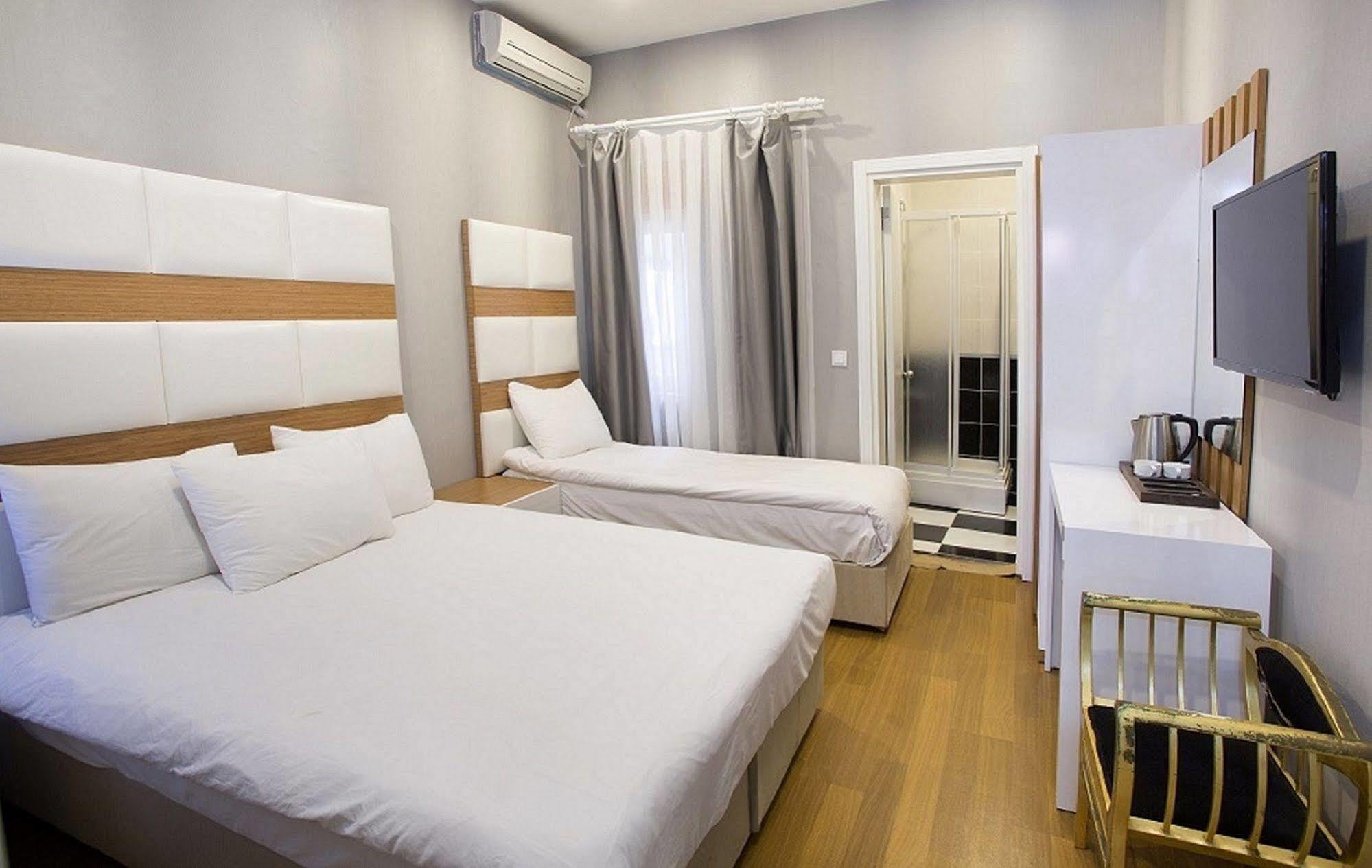 La Pazza Suites Istanbulská provincie Exteriér fotografie